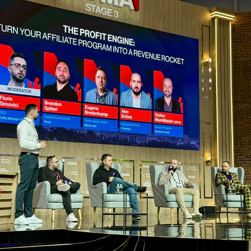 Alex Bobes vorbind la conferinta Sigma World